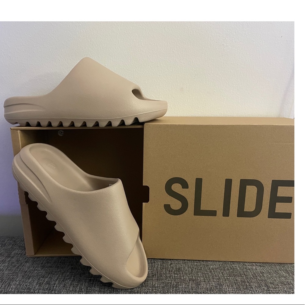 Yeezy Slides Pure